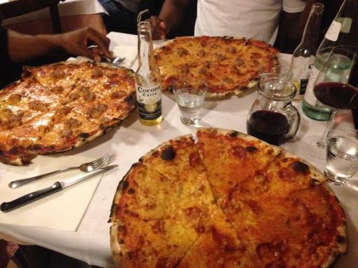Thin, crispy, and fresh pizza in Italia 